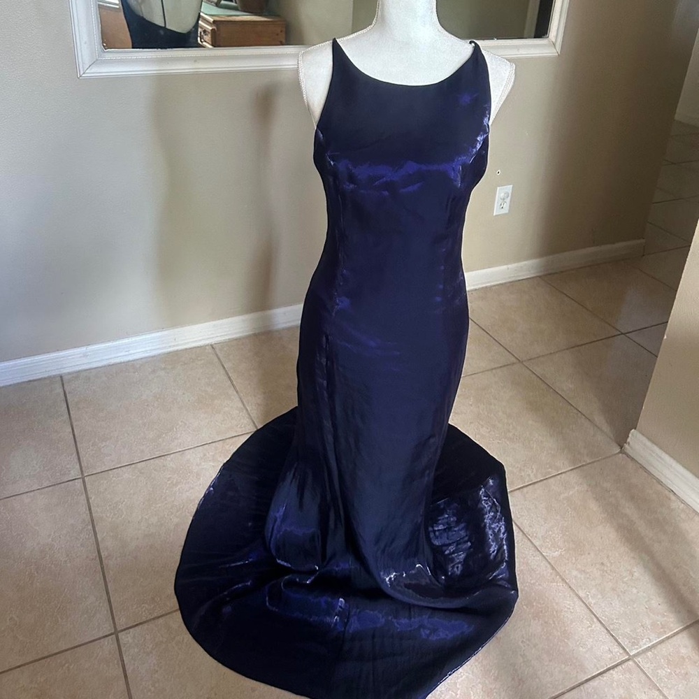Elegant Navy Blue Evening Gown